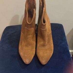 New! Ariat Meadow Brook Saddle Suede Ankle Boots